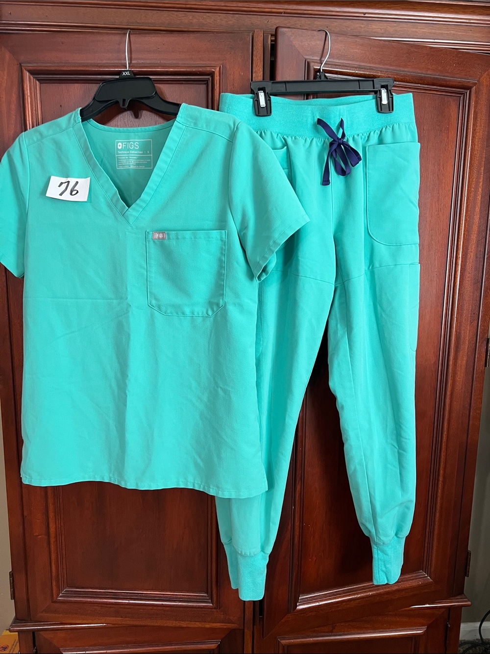 Figs Technical Collection Short Sleeve Top in Aqua Size Top S Pants XS/p